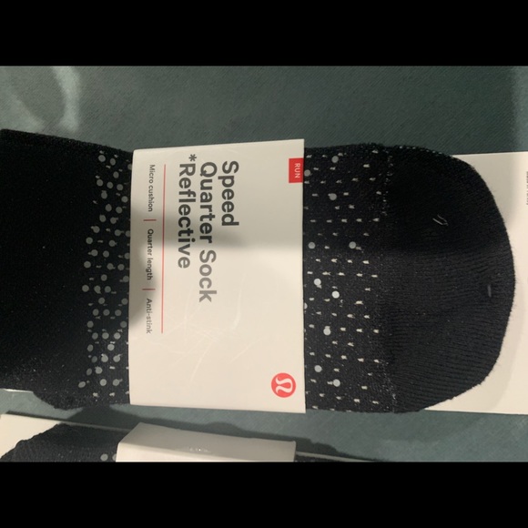 Lululemon reflective speed sock